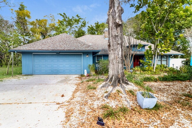 Building Photo - 1698 Elm Pl