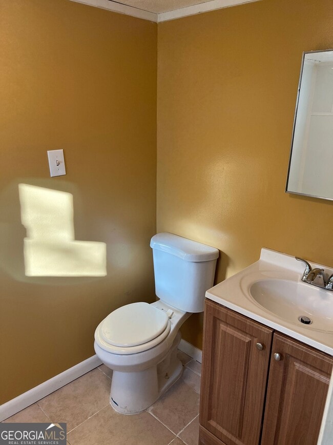 Building Photo - 2011 Albany St