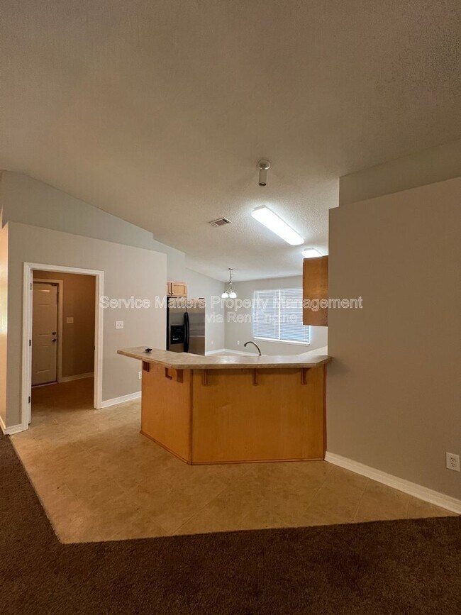 Building Photo - 10440 Millbrook Dr