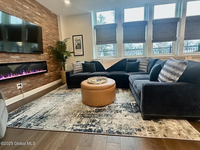 Building Photo - 77 Van Dam St