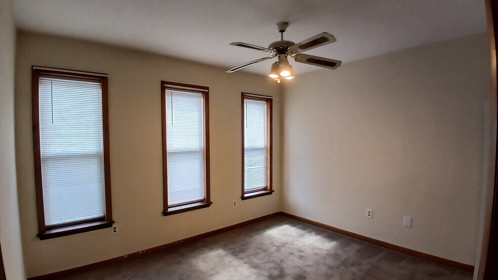 Building Photo - 2210 Sidney Ave