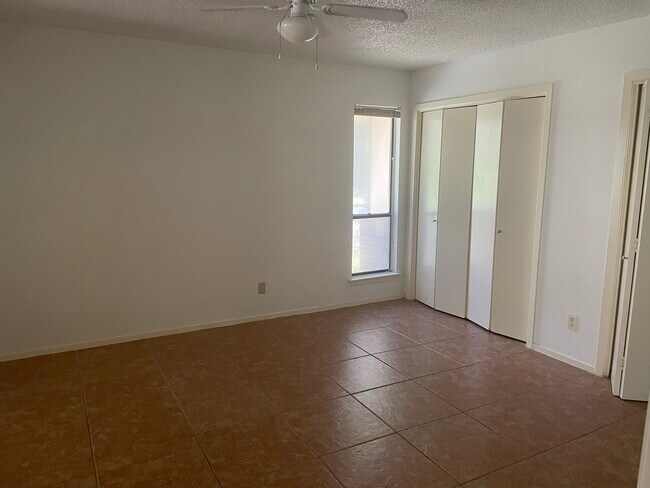Master Bedroom - 8400 Tallwood Dr