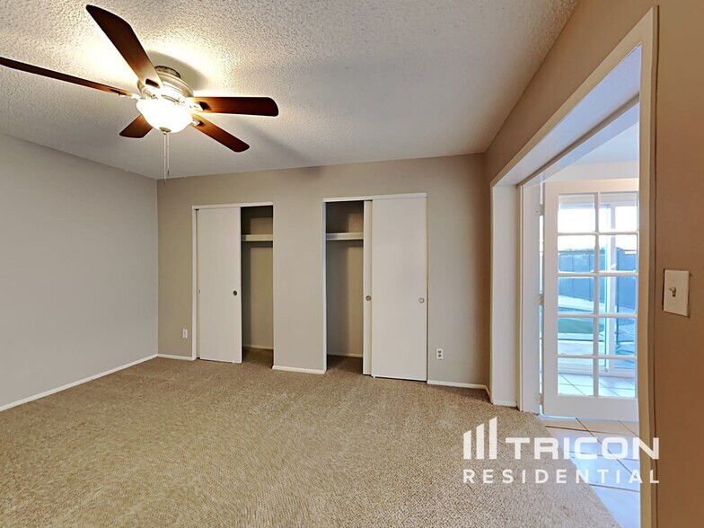 Building Photo - 4832 N 87th Ln
