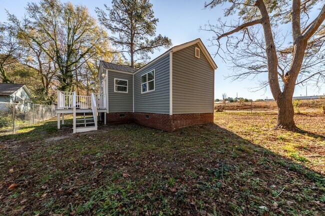Building Photo - Welcome to this beautiful newly renovated 3-bedroom home!