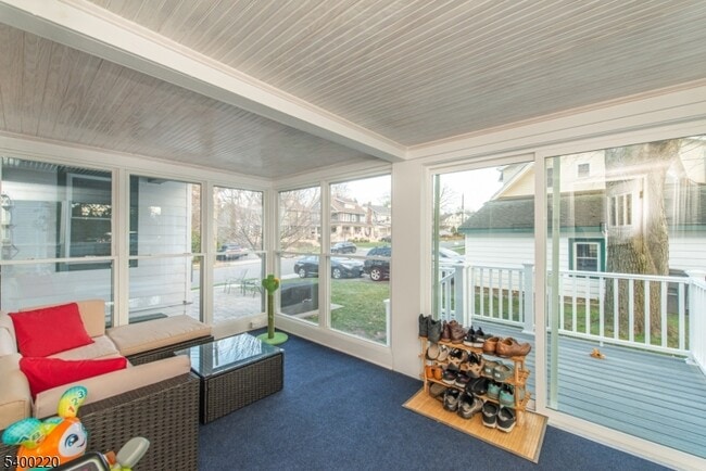 Building Photo - 38B Park Ave