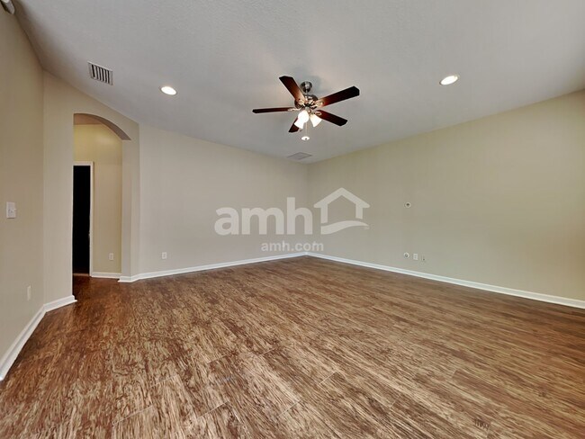 Building Photo - 304 N Hidden Tree Dr