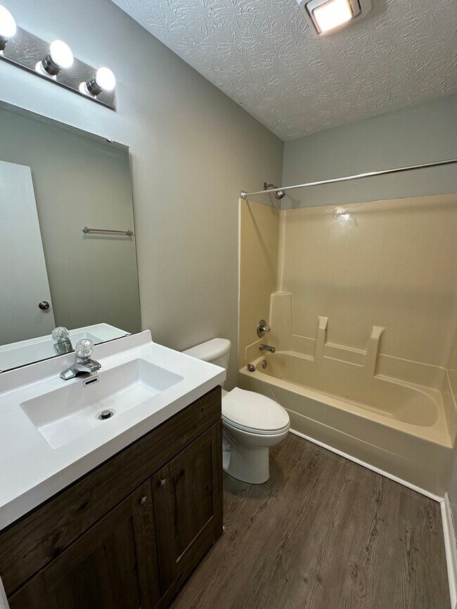 Building Photo - 2810 Duroc Dr