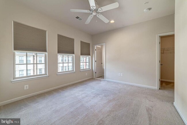 Building Photo - 705 River Mist Dr