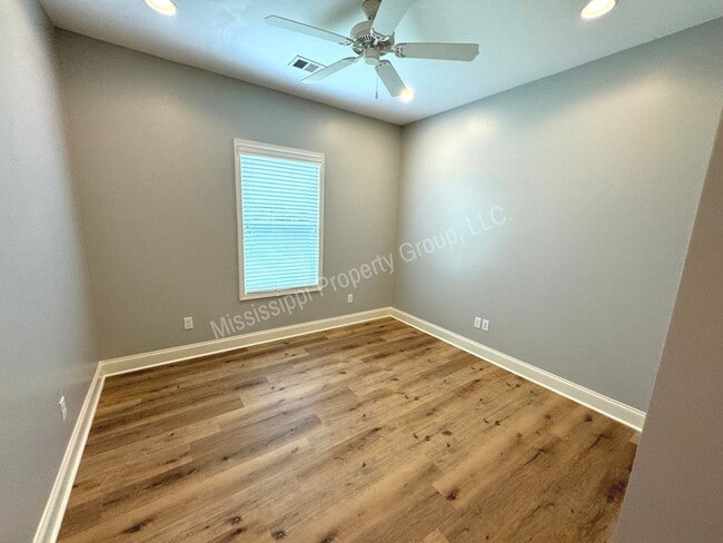 Building Photo - 3BR/2.5BA For Rent