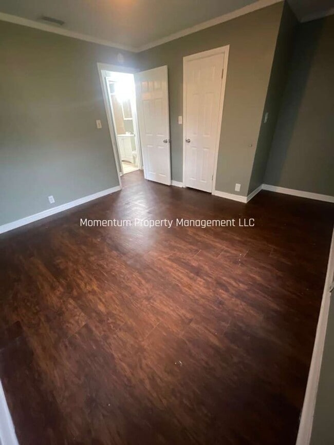 Building Photo - 1124 N Brunnell Pkwy
