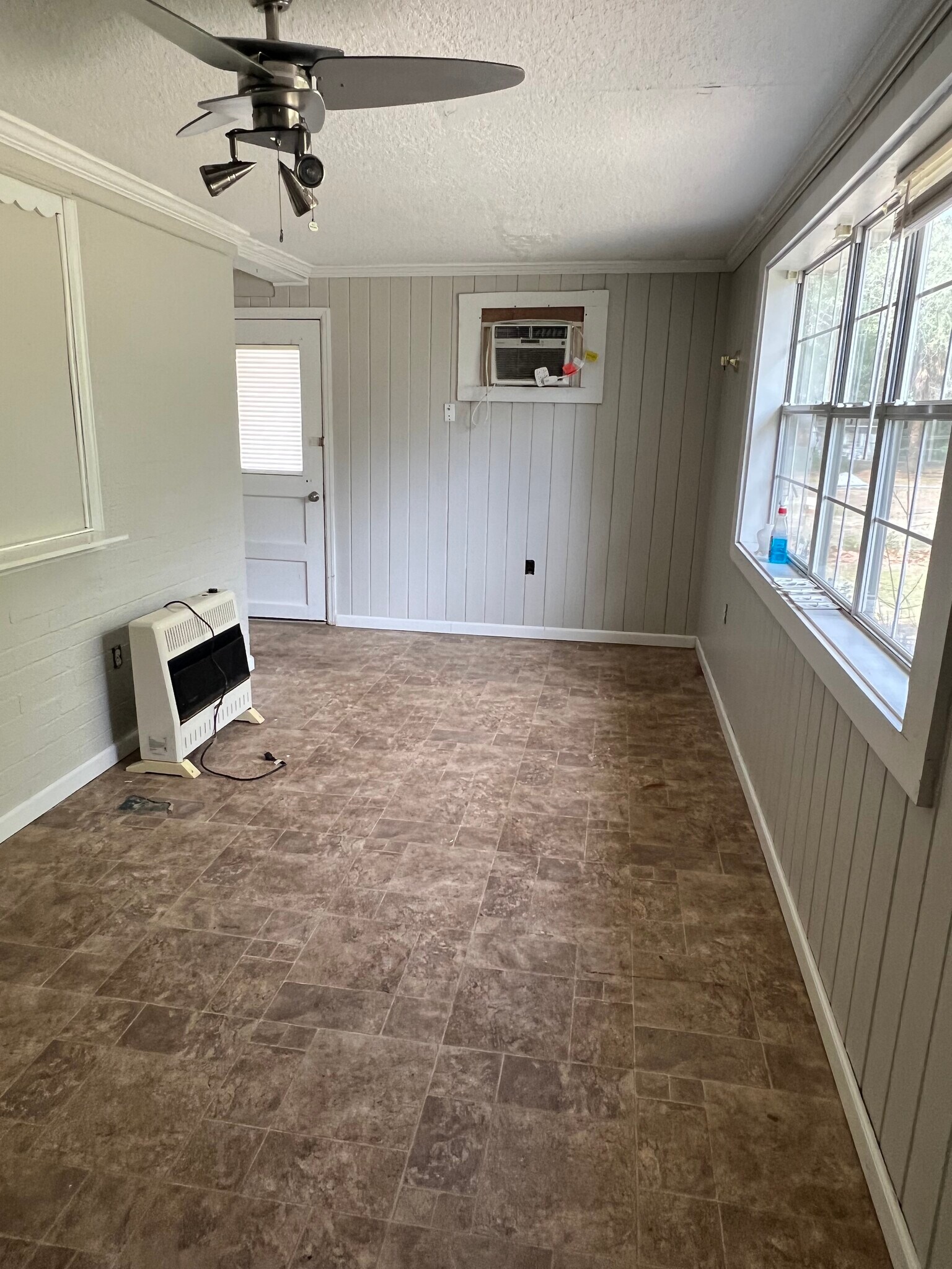 Building Photo - 153 Adkinson Dr