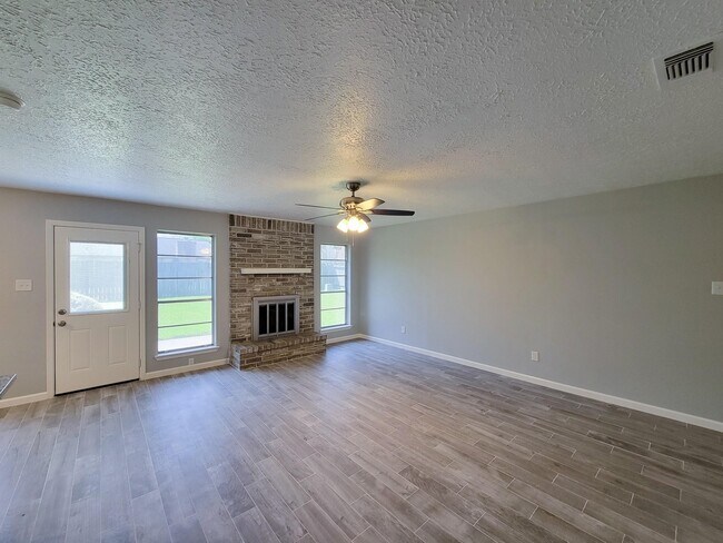 Building Photo - 10115 Enchanted Stone Dr
