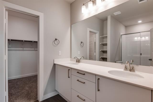 Building Photo - 705 Blackland dr