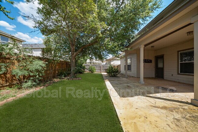 Building Photo - 140 Clapboard Run