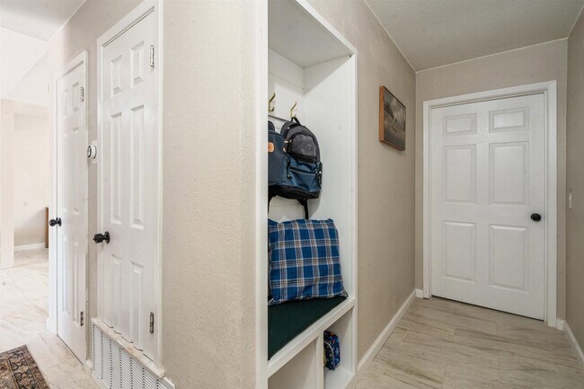 Building Photo - 131 Northill Dr