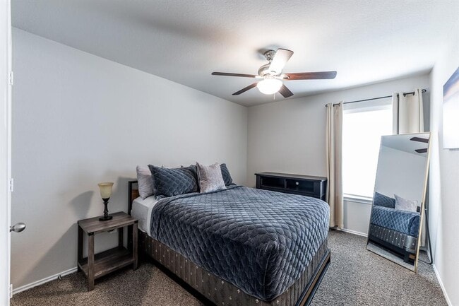 Building Photo - 306 Pecos Dr
