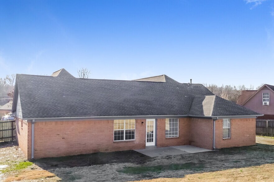 Building Photo - 7772 Bramble Ln