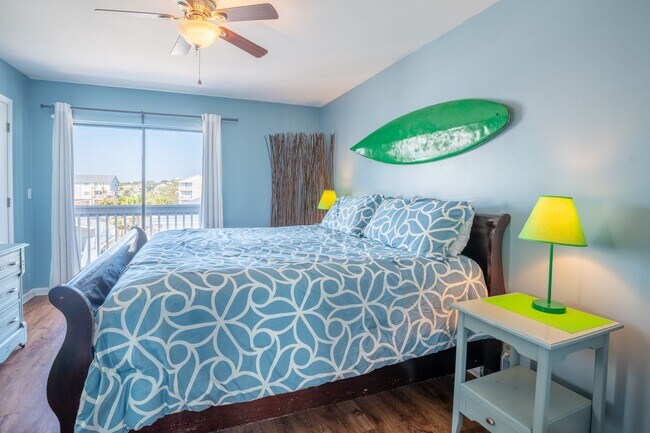 Building Photo - Seaview D @ 714 Carolina Beach Ave. N