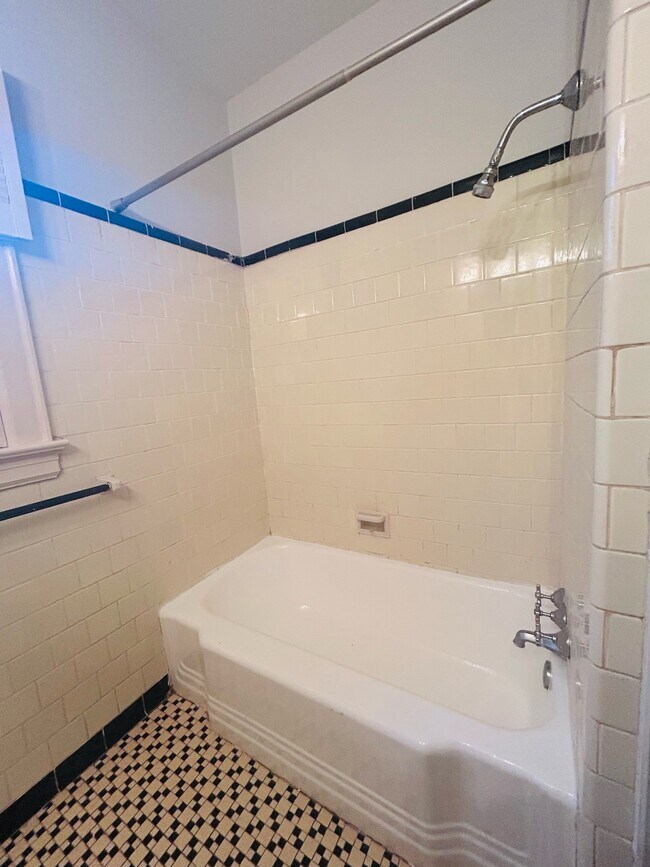 Building Photo - 1679 S Milledge Ave