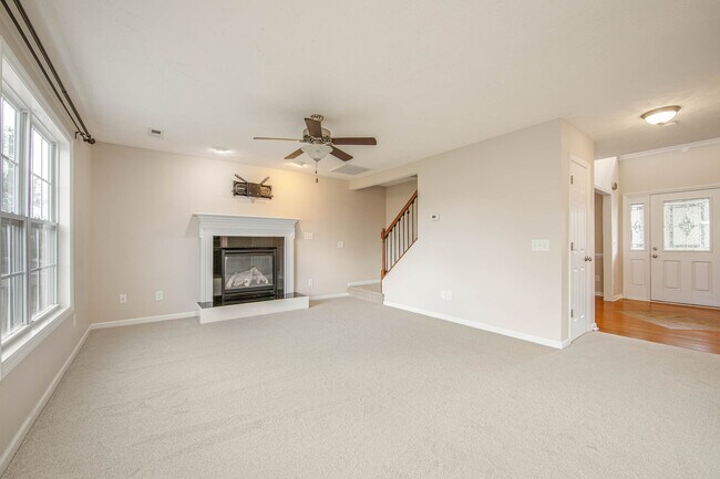 Building Photo - 355 Lockwood Dr