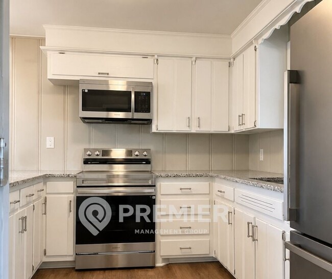 Building Photo - 302 Malvin St