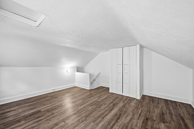 Building Photo - 1130 3rd St