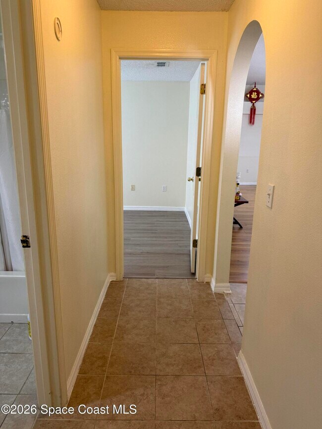 Building Photo - 1178 White Oak Cir