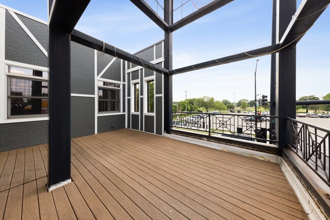 Building Photo - 11053 S Lawndale Ave