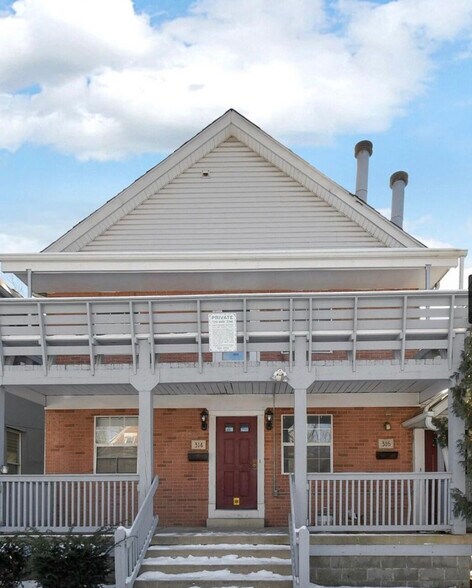Large balcony off Living Room - 316 E 17th Ave