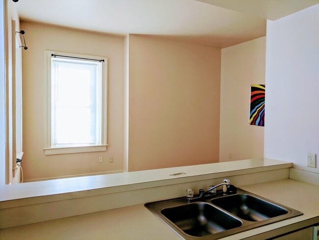 Building Photo - 1731 E Main St