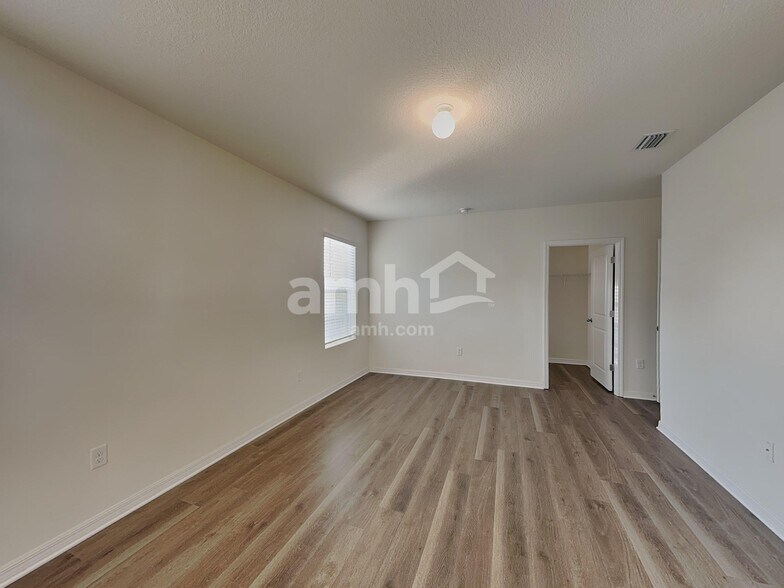 Building Photo - 10927 Carlton Fields Dr