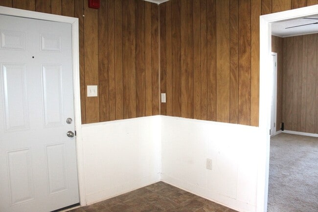 Building Photo - 261 Pulaski Blvd