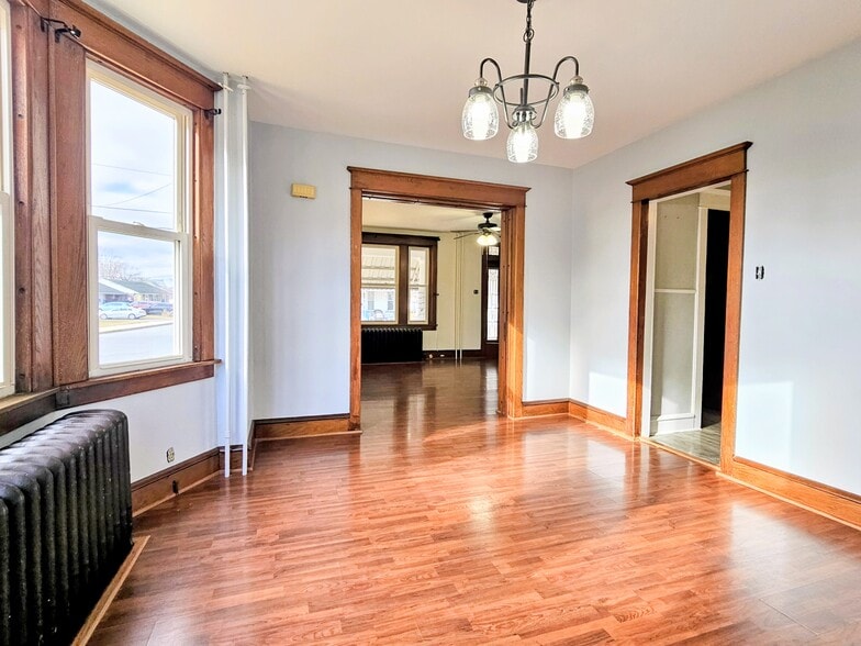 Building Photo - 324 S Broad St