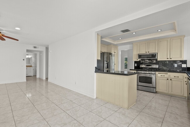 Building Photo - 7231 Spring Ct