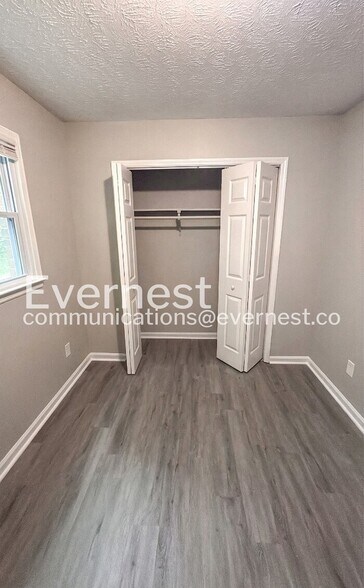 Building Photo - 1689 Thrasher Ct