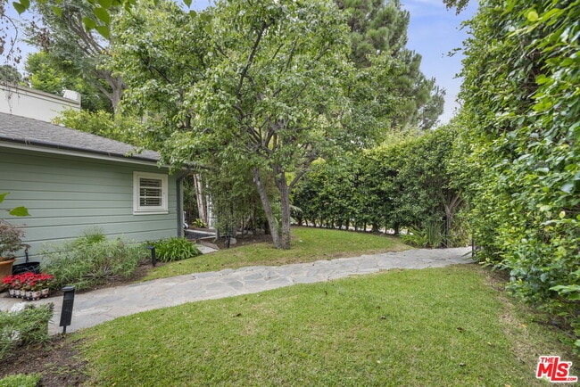 Building Photo - 354 14th St