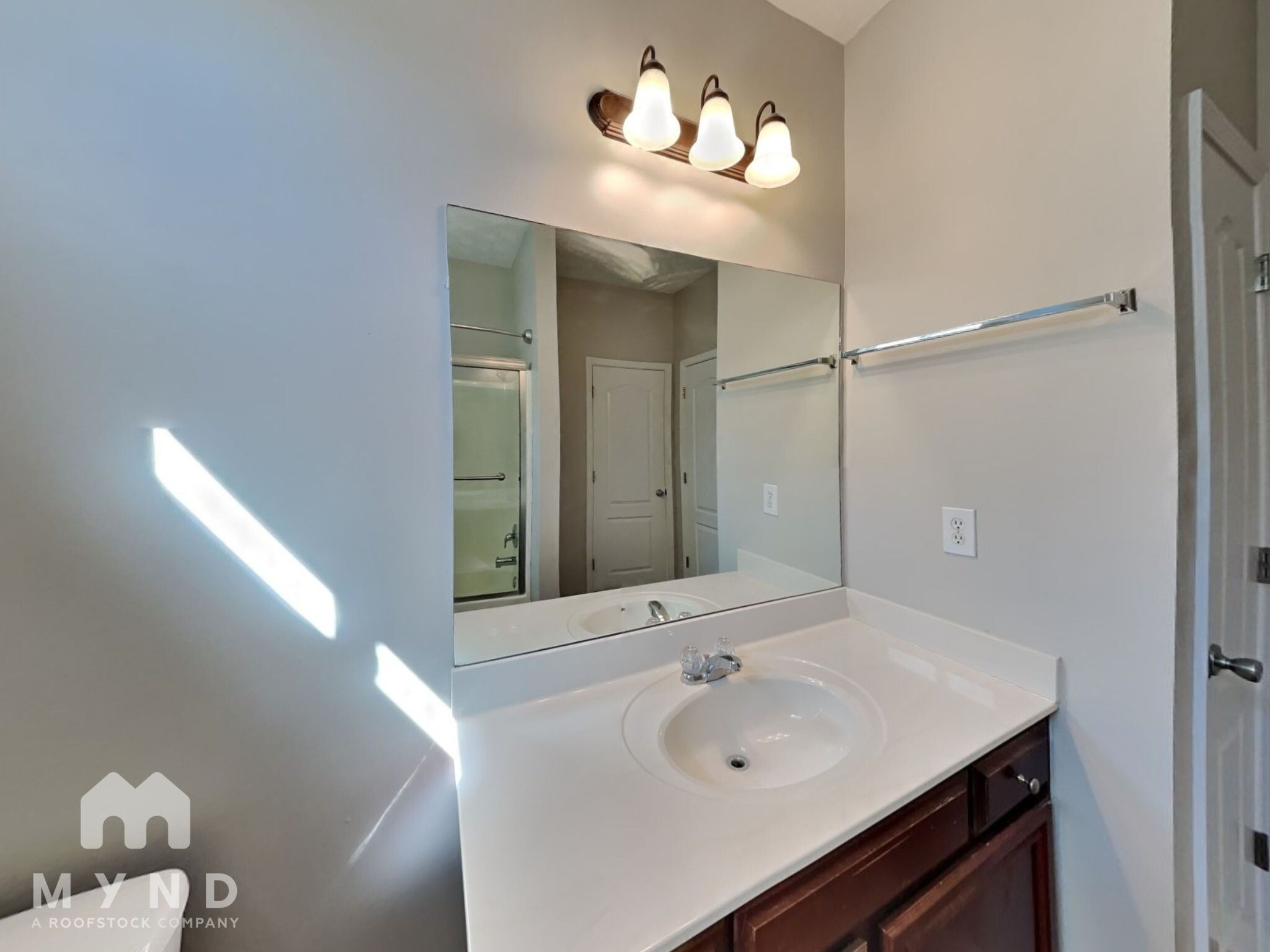 Building Photo - 9033 Aldbury Dr