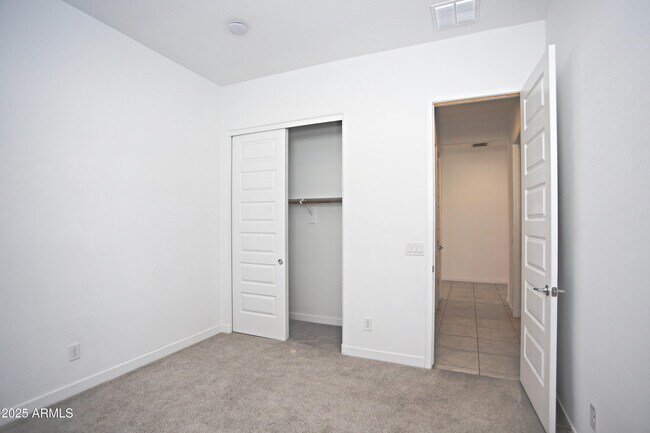 Building Photo - 4623 S 111th Dr