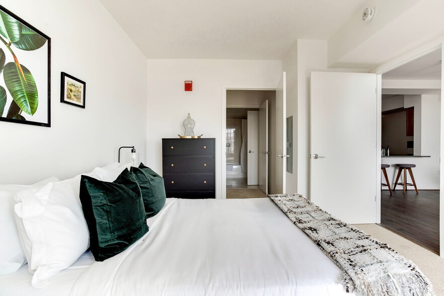 Building Photo - 8421 Broad St