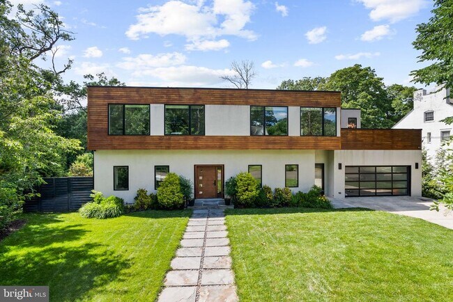Building Photo - 3820 Argyle Terrace NW