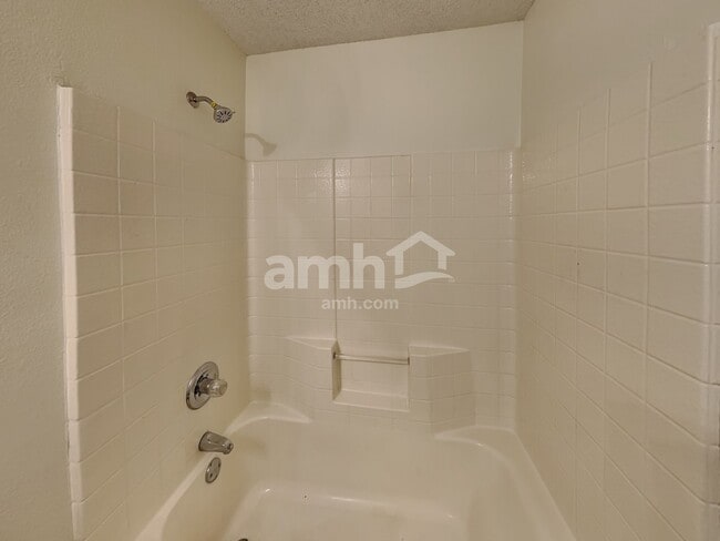 Building Photo - 1801 Wolf Creek Dr