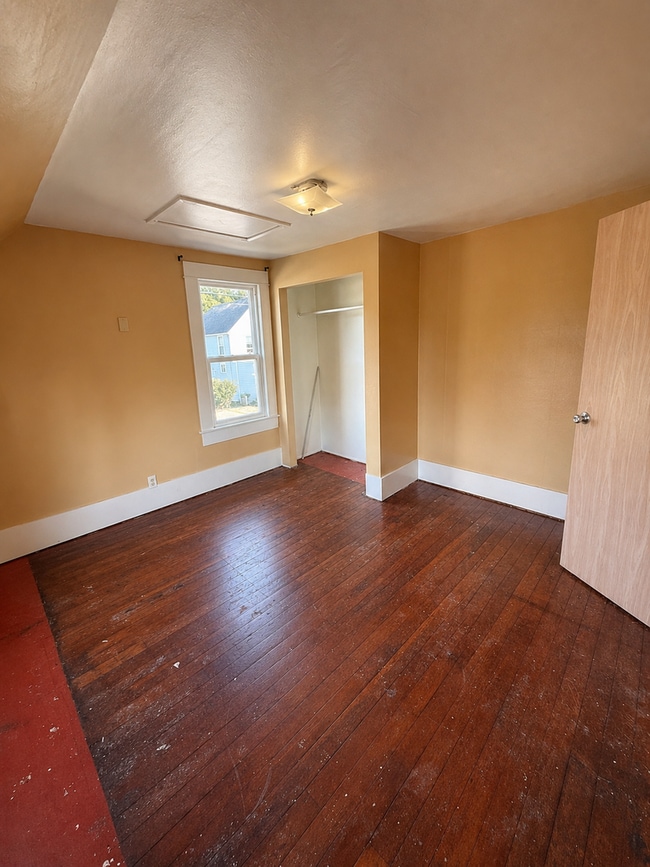 Building Photo - 220 D