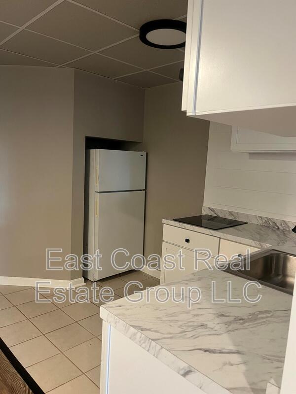 Building Photo - 18061 Crampton Ln