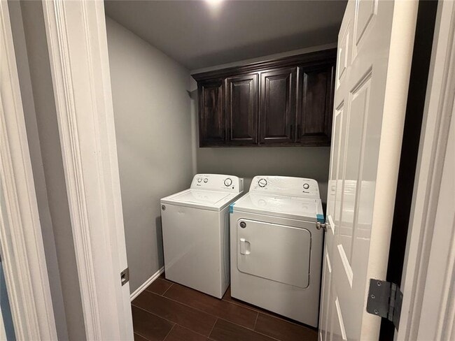 Building Photo - 15717 Caney Dr