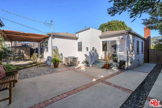 Building Photo - 8207 Stewart Ave