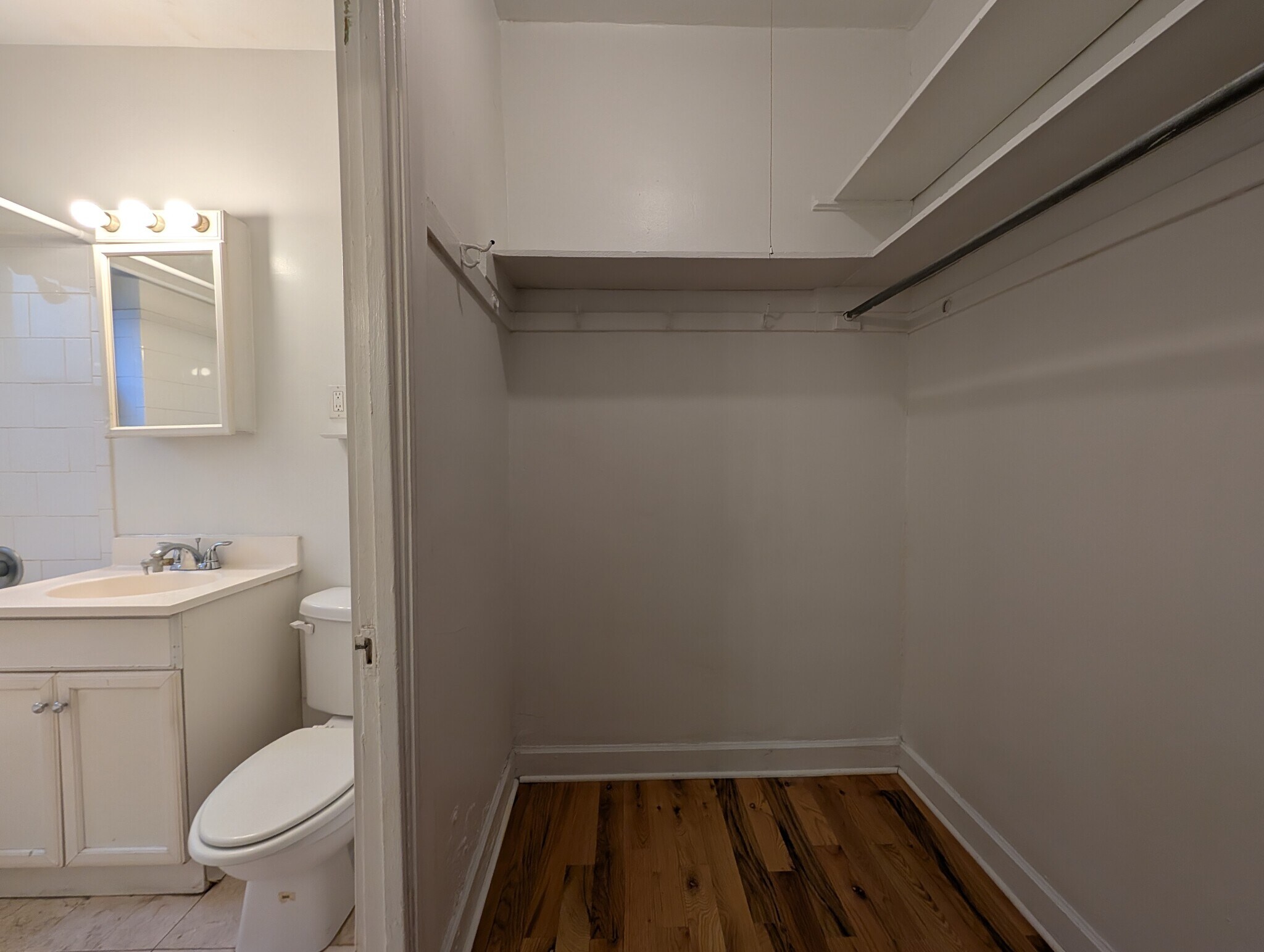 Building Photo - 535 W Arlington Pl