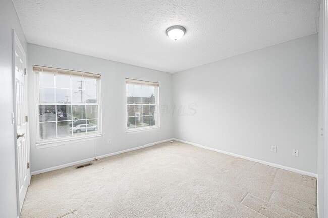 Building Photo - 97 Tarryton Ct W