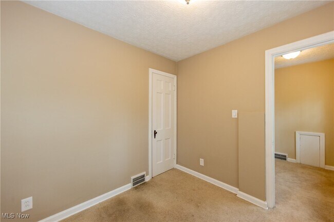 Building Photo - 3702 Glencairn Rd
