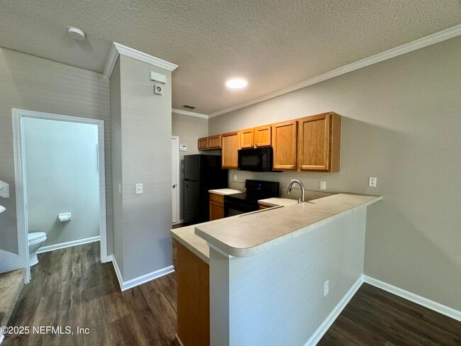 Building Photo - 450 Sherwood Oaks Dr