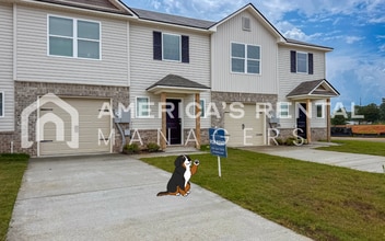 Building Photo - Home for rent in Lincoln! Available to View Now!!!